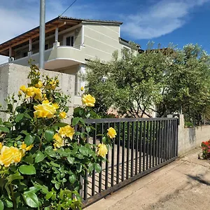 Apartament Spahiu, Ksamil