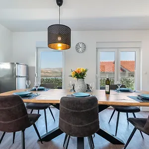 Delux Eva Apartament Trogir